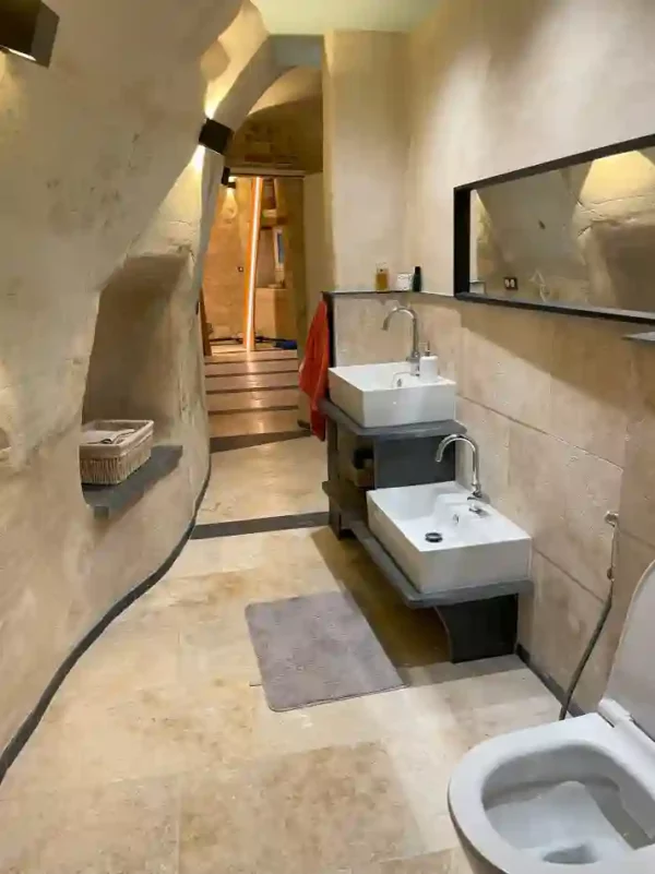 Maison troglodytique contes de la terre